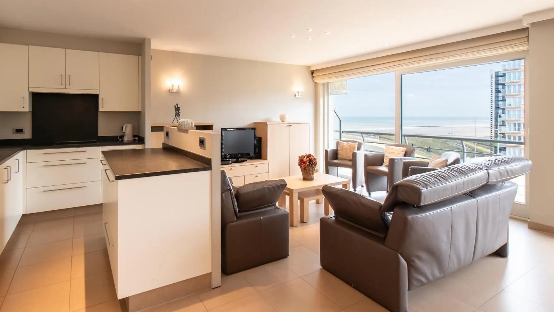 3-Bedroom Apartment With Casino View Middelkerke 0*,